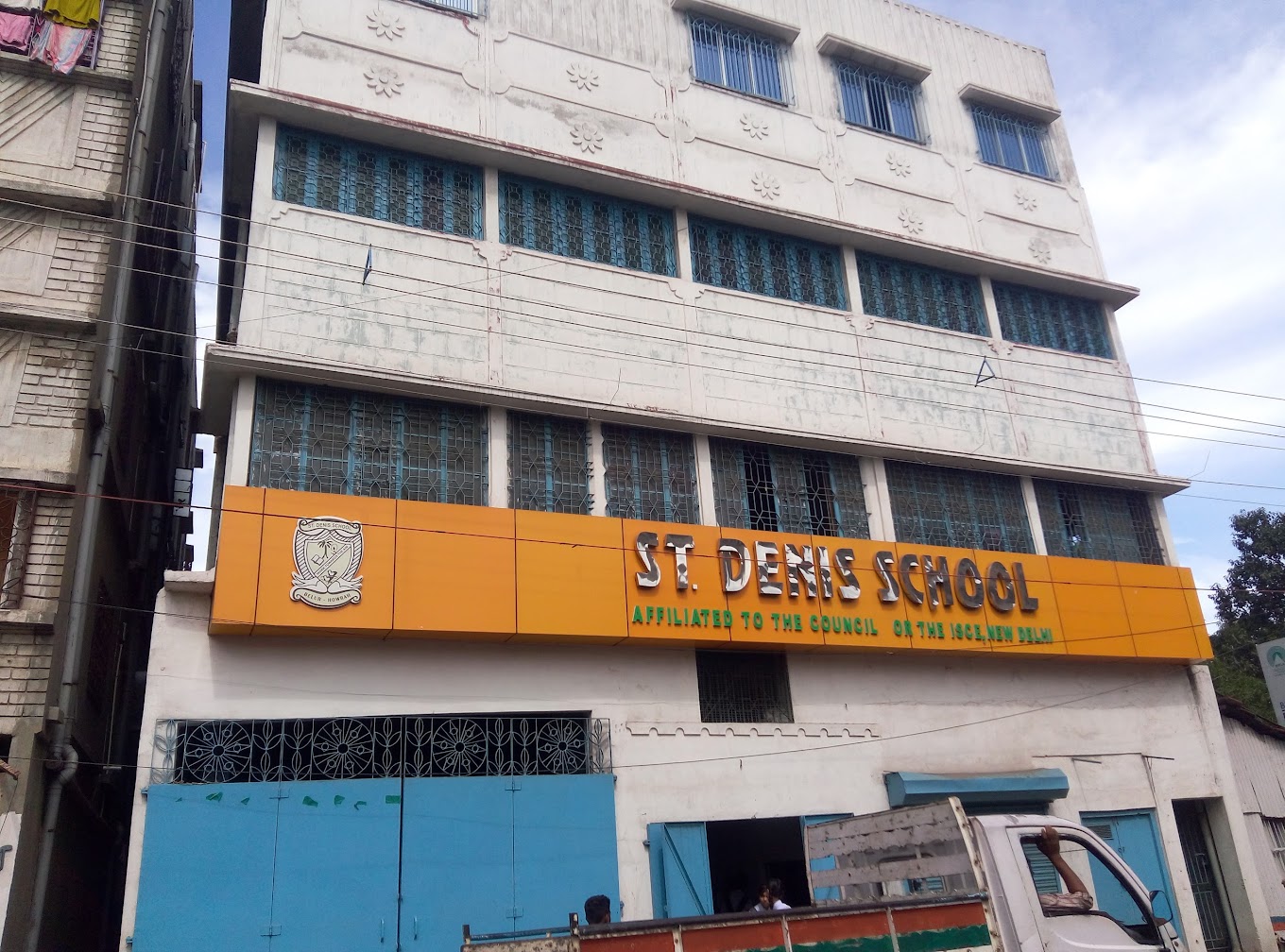 St Denis School campus
