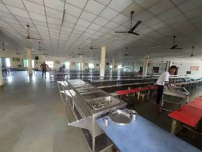 Shri Swaminarayan Mission School campus 6