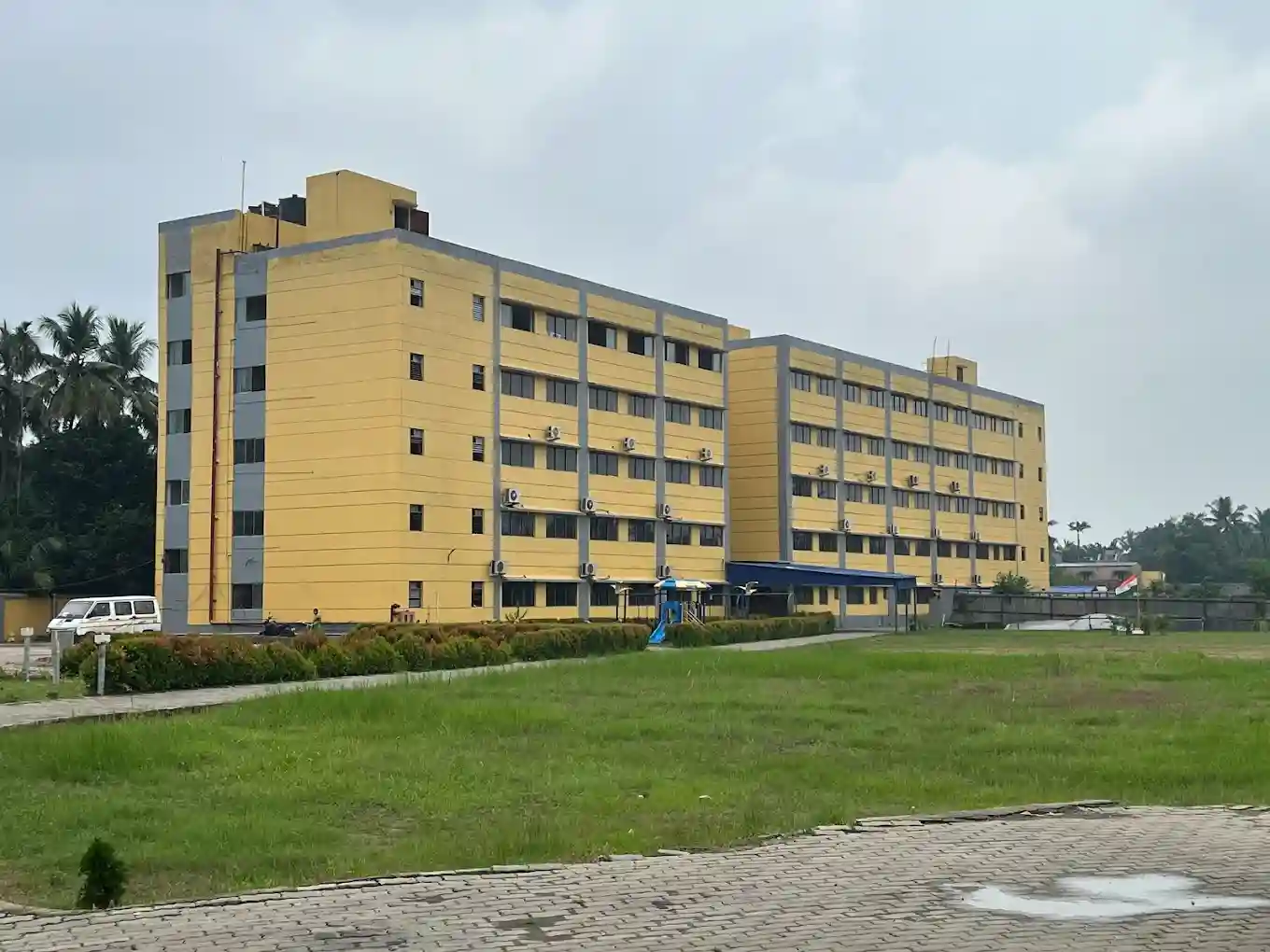 St Xavier S High School campus 4