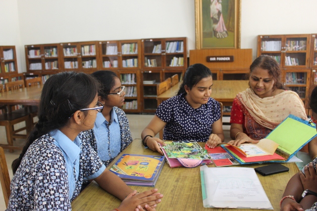 Scindia Kanya Vidyalaya campus 4