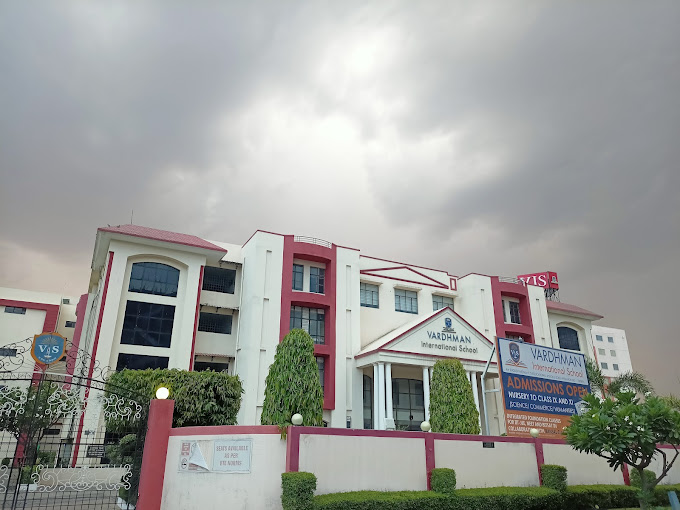 Vardhman International School campus 1