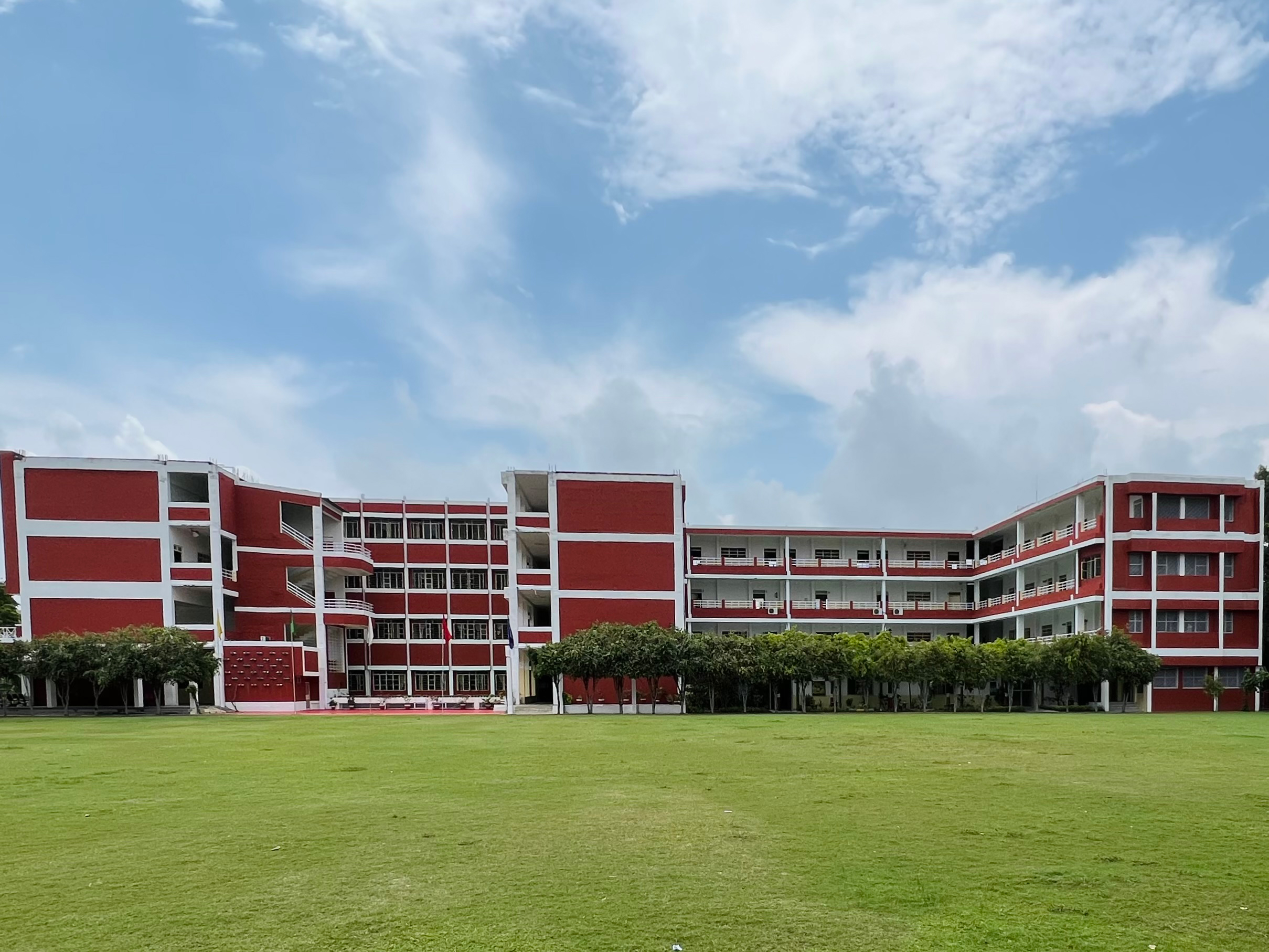 The Lucknow Public Collegiate, Ruchi Khand I, Sharda Nagar, Lucknow campus 1