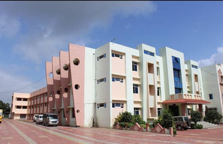 St Arnolds Co Ed School campus 6