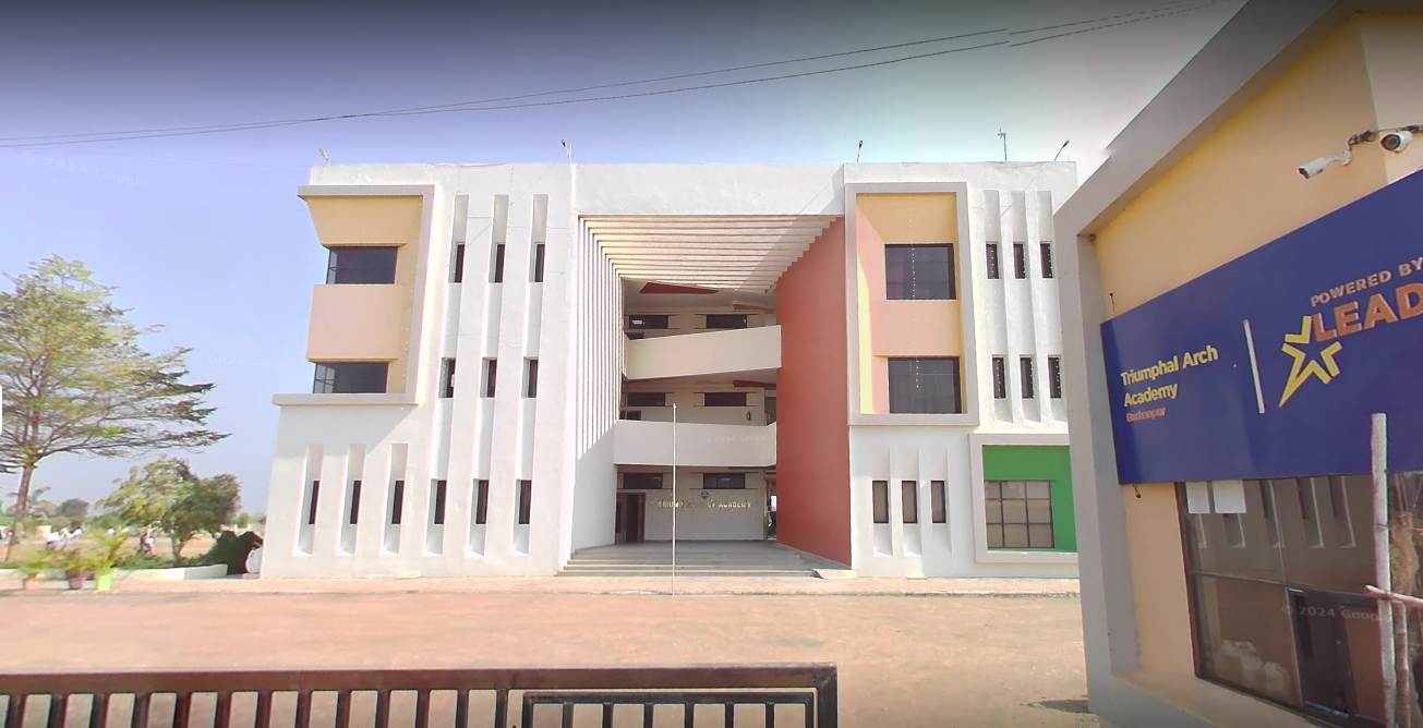 Triumphal Arch Academy campus 1
