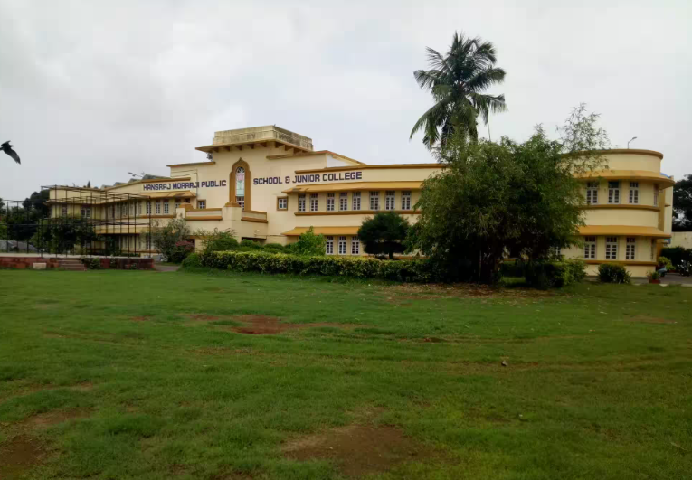 Hansraj Morarji Public School & Junior College campus 1
