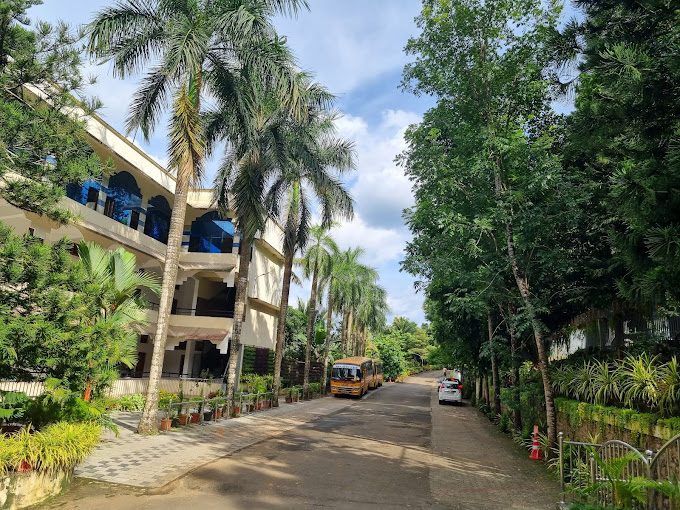 Marygiri CMI Public School campus 1