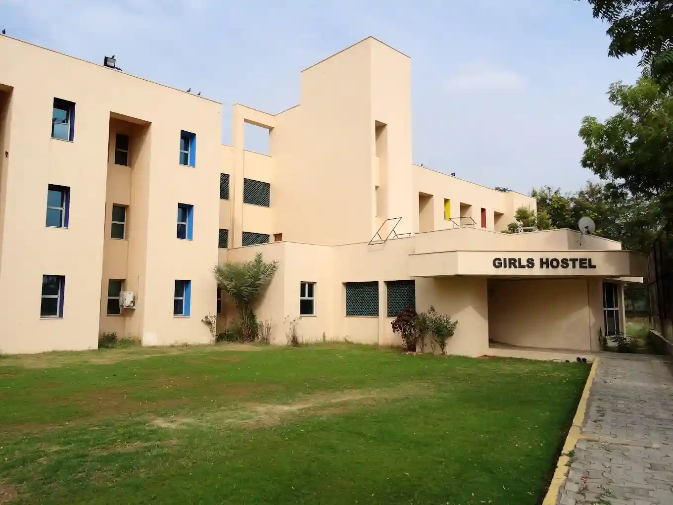 Navrachana International School campus 4