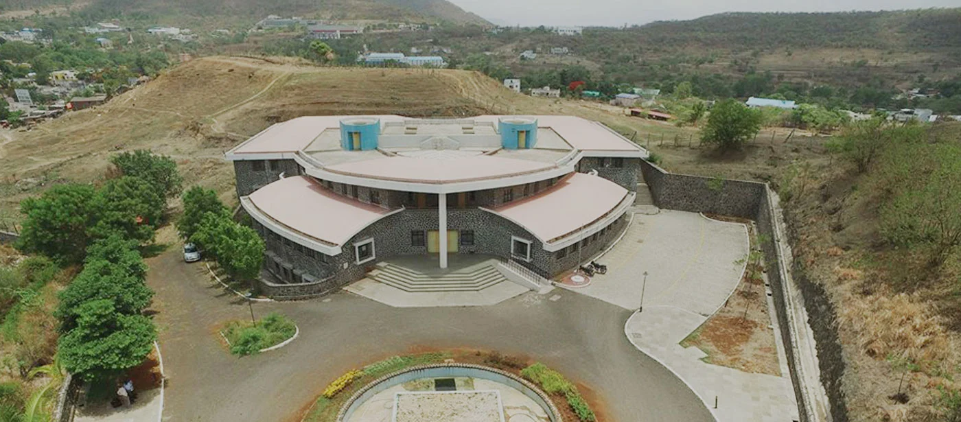 Rani laxmibai Mulinchi Sainiki Shala campus 1